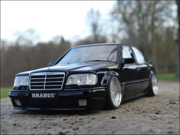 1:18 Mercedes Benz 500 E 6.5L BRABUS - Black Edition